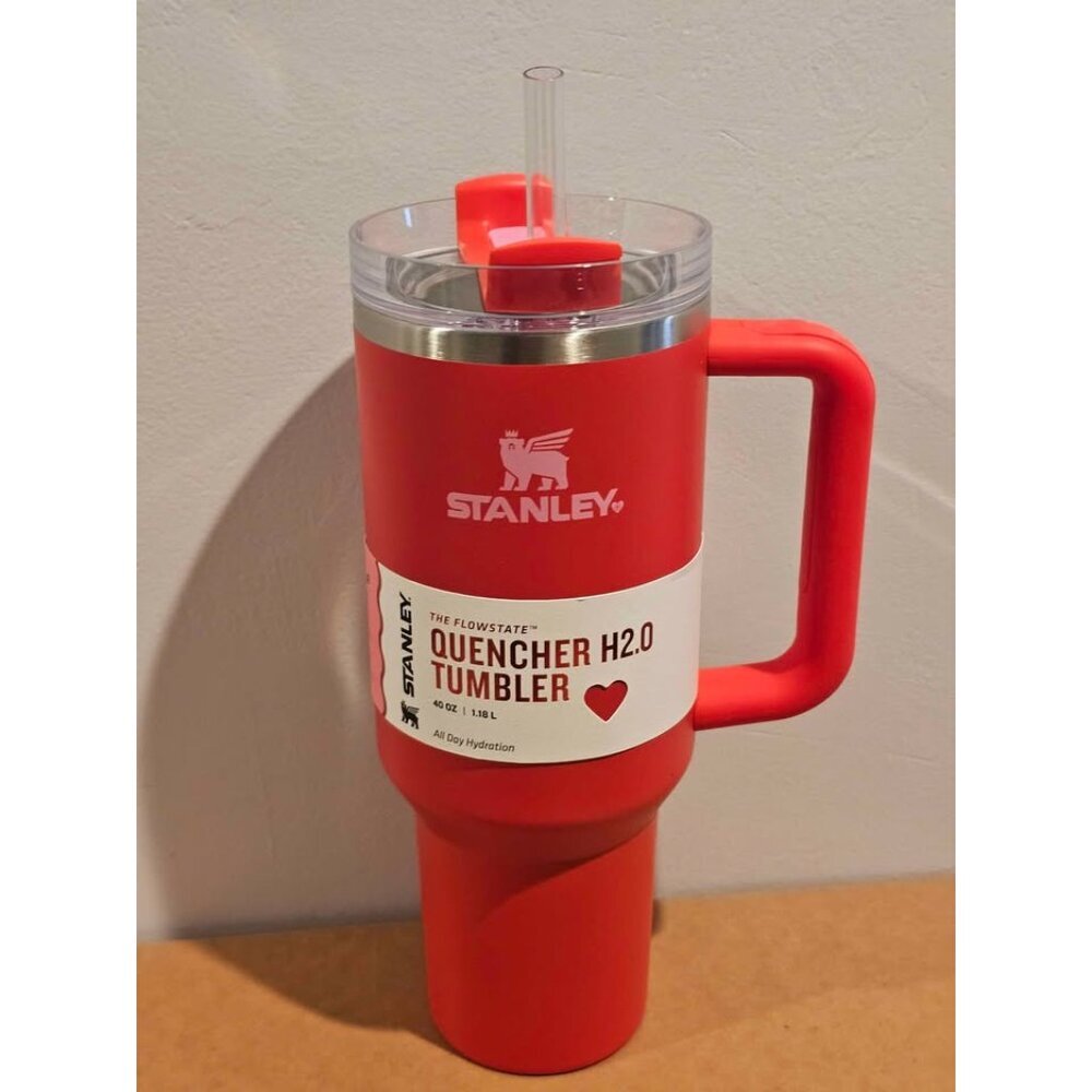 Stanley The Flowstate Quencher H2.0 Tumbler in the 40 oz (1.18 L) Limited